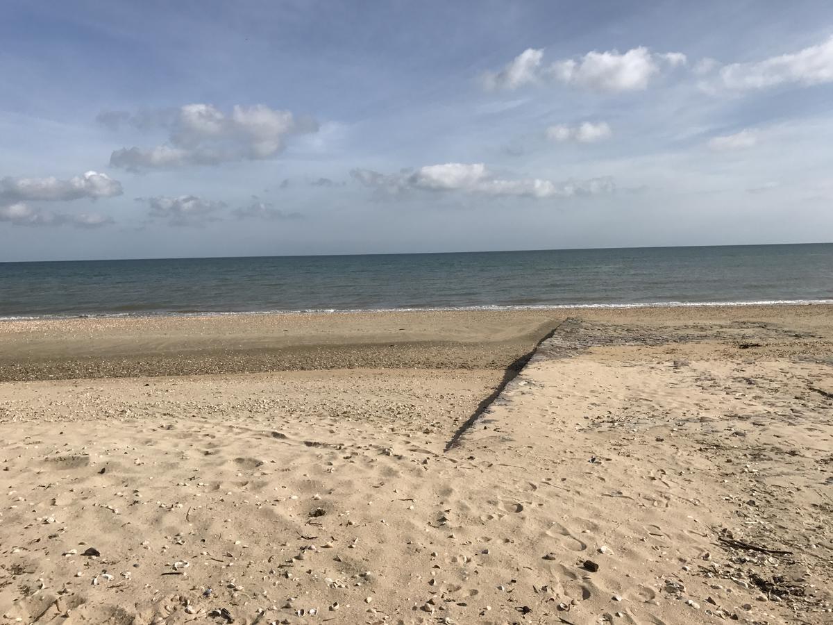 Hotel De La Plage Quinéville Dış mekan fotoğraf